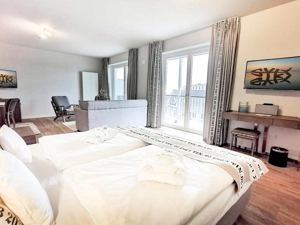 Easy Living Hotel Лист Екстериор снимка
