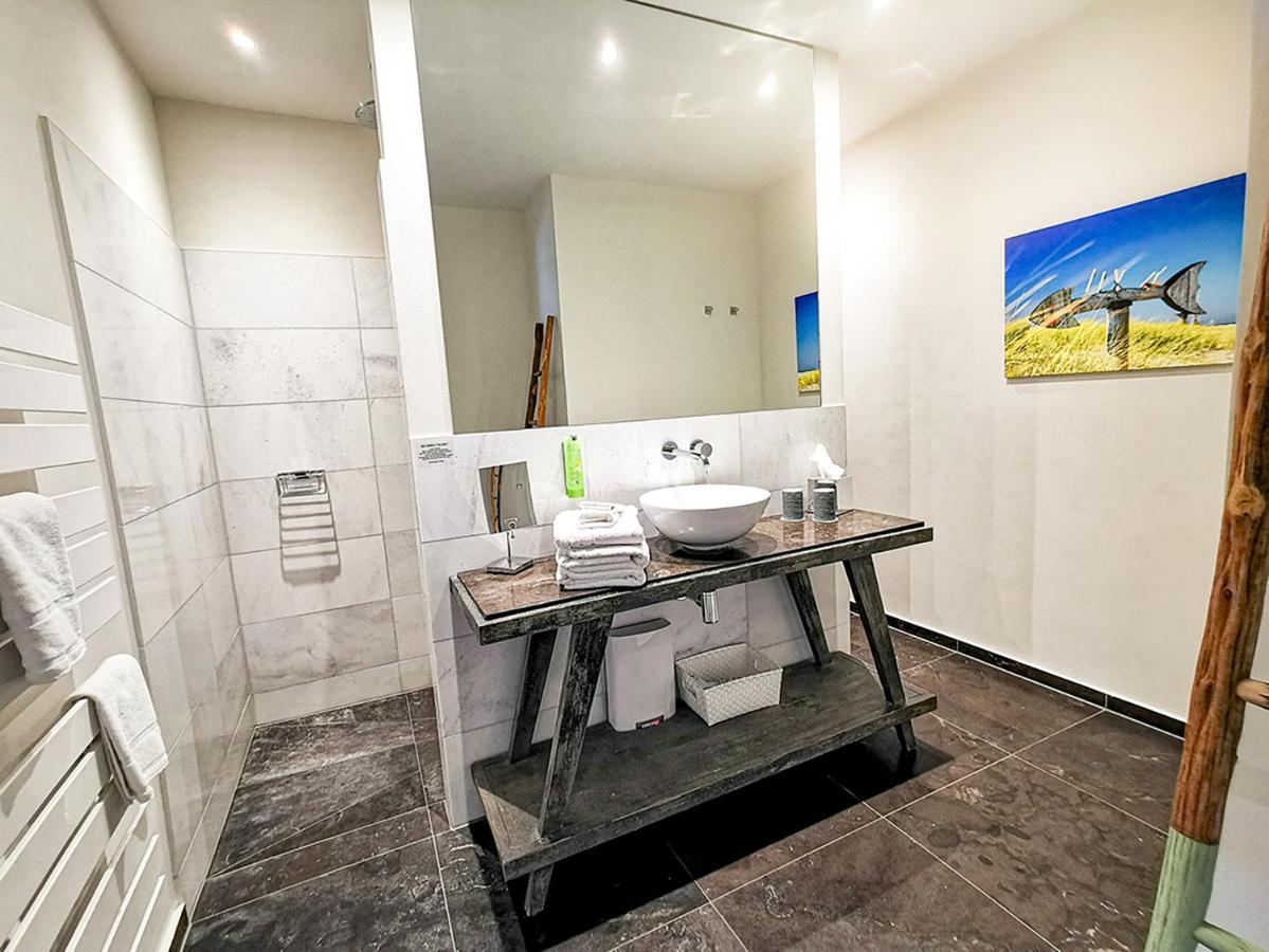 Easy Living Hotel Лист Екстериор снимка