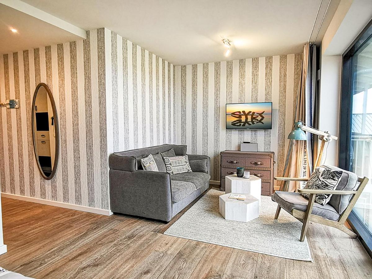 Easy Living Hotel Лист Екстериор снимка