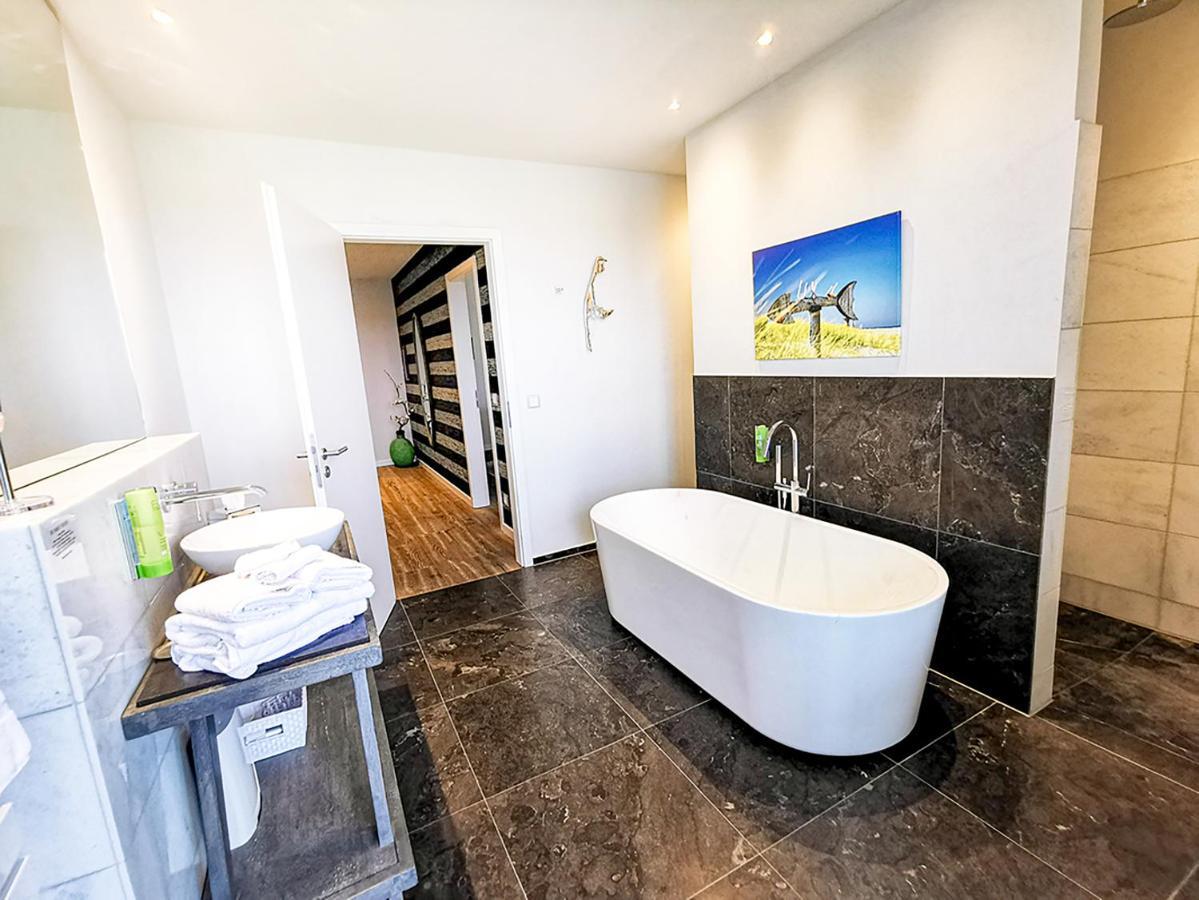 Easy Living Hotel Лист Екстериор снимка