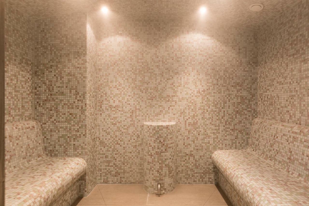 Easy Living Hotel Лист Екстериор снимка